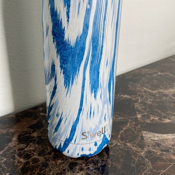 The Original S’well Insulated Stainless Steel Bottle - Picture 3 of 13